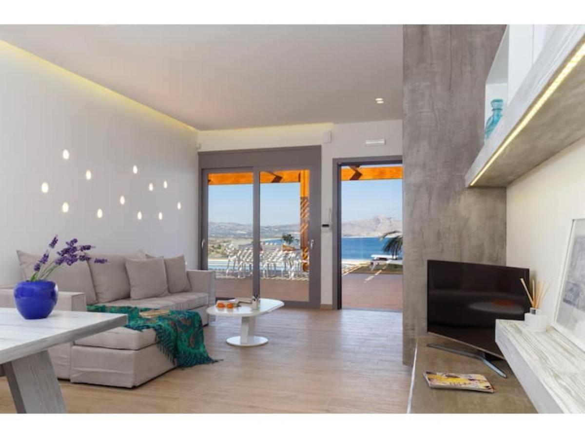 Lindia Athena Luxury Vila *