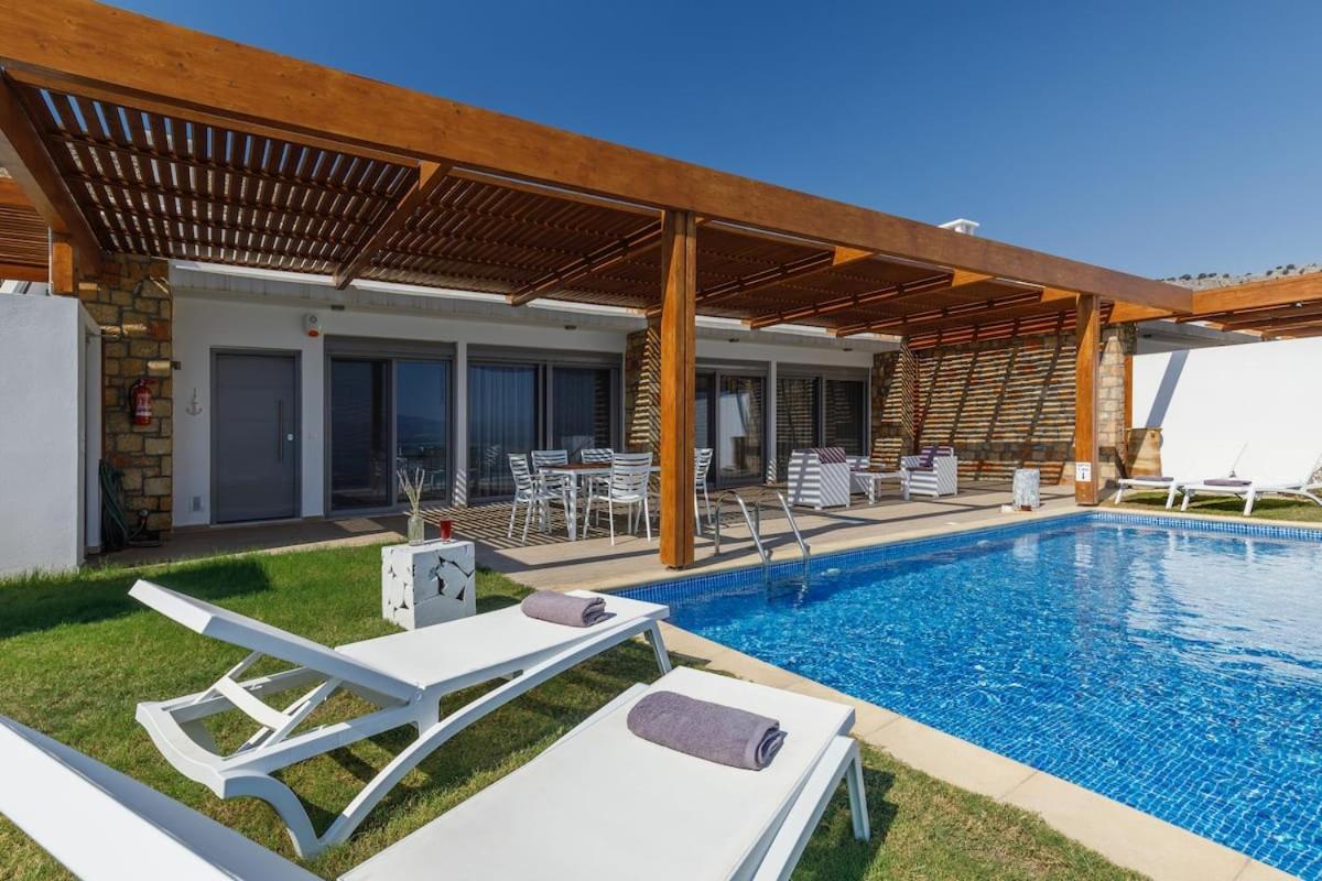 Lindia Athena Luxury Vila *
